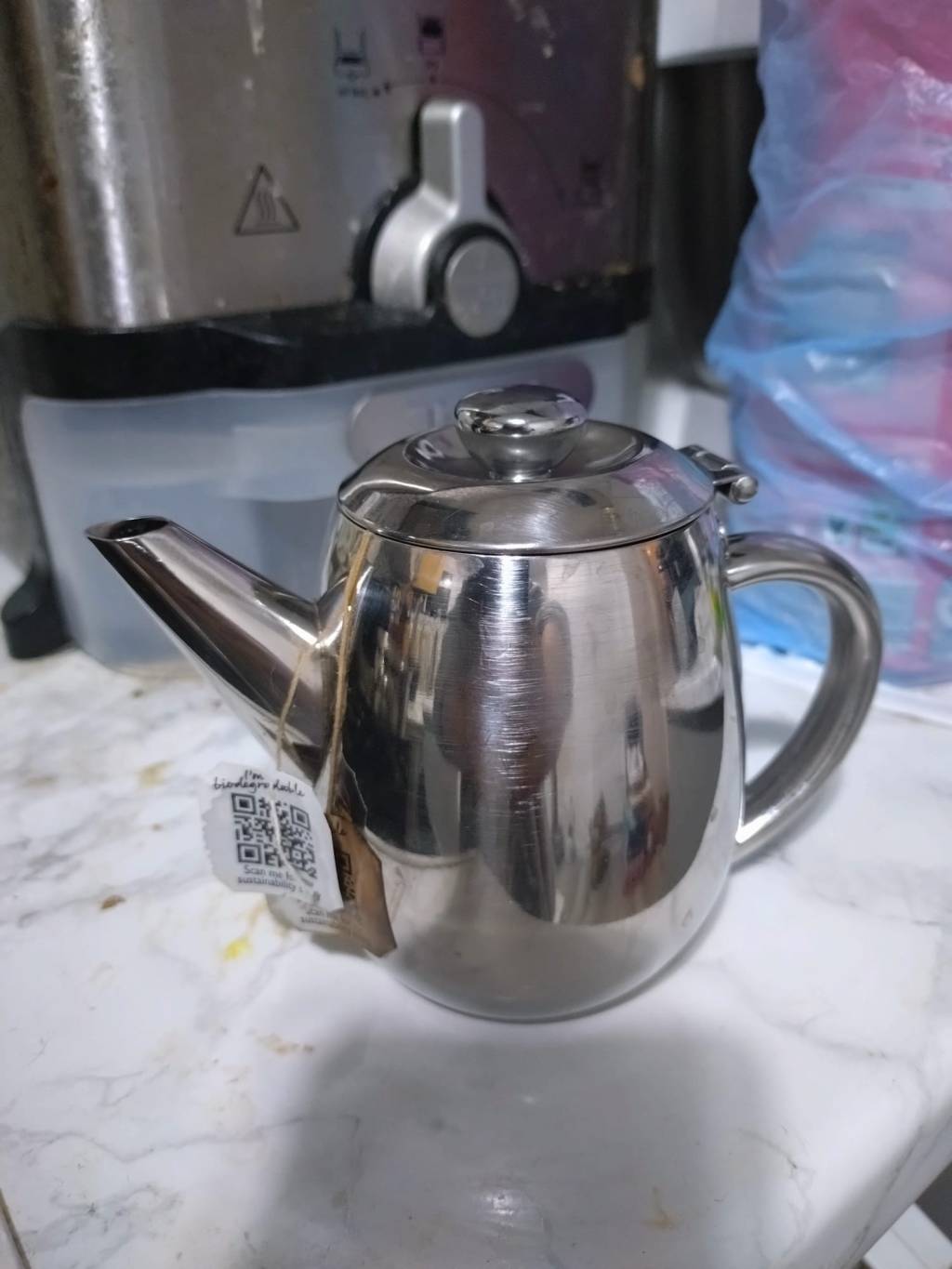 My teapot’s cover letter by Eve&nbsp;Li